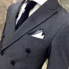 Dubbelhanterad mörkgrå Män Passar Slim Fit 2 Piece Bröllop Tuxedo För Brudgummen med Peaked Lapel Custom Man Fashion Jacket Pants X0909