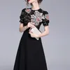 高品質のファッションデザイナー滑走路ドレス夏の女性パフスリーブ豪華な刺繍花カジュアルエレガント210603