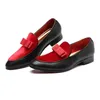 2021 Новые роскошные красные замшевые бантики свадебные туфли мода мужские квартиры обувь большие размеры черные / красные джентльмены мокасины 37-48 1