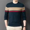 Yeni Ince Slim Fit Koreli erkek Yuvarlak Boyun Çizgili Uzun Kollu Kazak Sonbahar Kış Örme Kazak Rahat Kazak Üst