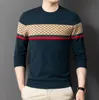 Neue dünne Slim Fit Koreanische Männer Rundhals Gestreiften Langarm Pullover Herbst Winter Gestrickte Pullover Casual Pullover Top