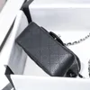 Klassiska designers axelväskor handväskor toppkvalitet kvinna mode äkta läder designer handväska kvinnor flik bokstäver svart crossbody väska storlek: 13.5-17-8