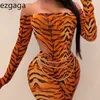 Ezdgaga 2 sztuka garnitur kobiety Body z długim rękawem Jesień Slash Neck Off Leopard Pants Hollow Out Sexy Kombinezon Clubwear 210430