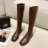 イギリスの女性のブーツヴィンテージベルベットの靴女性とサイドジッパーティンナーの紳士の冬の冬2021 Botas Fashion