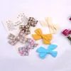 2pcs / 세트 꽃 코튼 헤어 리본 아기 소녀를위한 클립과 함께 체크 무늬 헤어 클립 hairgrip barrettes headwear hair acesssories