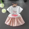 Baby Girls Kläder Sommar Varumärke Dew Shoulder Design Kläder Ställer Tjej Toppar + Kjol 210611
