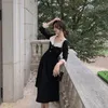 Robe vintage française Femmes Bouton Casual Robe de soirée élégante Col carré à manches longues Robe noire Vêtements coréens Printemps 210521