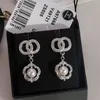 Kvinnor Hängande Örhängen Designer Silver Pearl Diamant Örhängen Lyx Fashion Party Smycken Gift Bouker D'Oreilles Dames D2110075HL