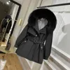 Winter Women Real Fox Fur Collar Kapturem Parkas 90% White Duck Coat Gruby Ciepły śnieg Windbreaker Outwer 210430