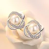 Orecchini a bottone in argento placcato con perle di cristallo per le donne che indossano gioielli orecchini con zirconi orecchini OCF101