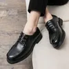 Zapatos de hombre de moda primavera otoño zapatos de cuero para hombre zapatos de vestir para hombre al aire libre con cordones para hombre oficial estilo británico calzado de punta estrecha