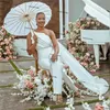 Afrikanska vita jumpsuits bröllopsklänningar 2021 Oneshoulder Satin Bride Reception Jumpsuit Kvinnor Bland kostymer Vestido de Noiva3889623