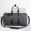 Grande capacidade 45 50 55 cm bolsas duffel bolsa de viagem feminina bolsas de luxo designers bolsa de ombro para homens pacotes esportivos ao ar livre conjunto clássico de malas laterais macias