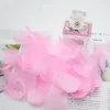 Party Decoration 500pcs / Bag 5cm Mini Feather Rosa / Blå / Vit Färgrik för bröllopsgåva Box Filler Valentine Diy Ornaments favör