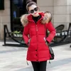 معاطف الخندق النسائية طوق الفراء للسيدات بالإضافة إلى حجم 3XL Women Winter Coated With Winter Female Ofterear Barky Stack