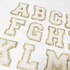 Letras brancas com glitter ouro chenille tecido remendos toalha bordado arco-íris gritar ferro de ferro do alfabeto na roupa do nome da etiqueta DIY Badge do saco encantador