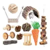 Små djurtillbehör 12pcs / set multifunktionell tugga leksak miljövänlig lindra spänning trä bell rullar pinecone boll set