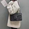 Bolsa mensageiro de luxo de corpo cruzado de couro macio HBP, bolsas de ombro de moda, alça de ombro ajustável, bolsa de corrente feminina, design simples, fivela de ferradura