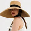 Chapeaux à bord large et européen American Big Top Flat Top Handmade Raffia Paille pour femmes Outdoor Casual Beach Vacation Cape EloB22