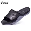 Mannen Indoor Slippers Voetmassage Slippers Mannelijke Antislip Badkamer Slides Zachte Sole Slippers voor Mannen Sandalen Big Size 50