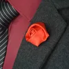 Dekorativa Blommor Kransar 50st / Lot Man Groom Boutonniere Silk Satin Rose Flower Men Buttonhole Bröllopsfest Prom Passar Corsage Pin Brooc