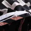 Luxe Zwart Beddengoed Set Eenpersoons Full Size Polyester Beddengoed Dekbedovertrek Set Moderne Vogel Plaid Anime Met Kussensloop
