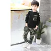 2pcs enfants sport vêtements ensembles garçons survêtement automne camouflage enfants hauts pantalons kit tenue adolescent garçons camouflage survêtement x0802