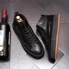 Vit Klassisk Casual Bröllopsklänning Party Skor Märke Designer Sneakers Male Black Lace Up Tenis Outdoor Round Toe Walking Footwear Sport Loafers