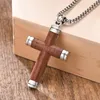 ペンダントネックレスネックレスネックレスメンジュエリー、木製の十字架のネックレス、ローズウッドクロスのための、ステンレス鋼の宗教的なゲント宝石