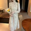 Przypadkowe sukienki Coigarsam Kobiety Długa Dress Jesień 2022 Kwiatowy Druku Szyfonowa Wysoka Talia V-Neck Cherry Blossom Yellow Roll
