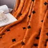 Coperta di visone dorato di lusso Lettera Flanella Coperte di corallo Velluto Casa Divano letto Copri lenzuolo Scialle 4 stagioni Decorazione della stanza regalo 150250h