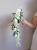 Водопад Свадебный букет Поддельные свадебные Цветы Сруас Роуз с зелеными листьями Каскадинг Букеты де Маро