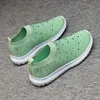 Storlek 35-43 mode mayforest kvinna skor sommar mjuka loafers lata lätta mesh casual sko kvinnor sneakers tenis röd svart promenader grossist