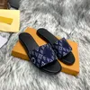 scarpe casual di alta qualità Pantofole firmate Fahsion Infradito da spiaggia da donna Sandali Sandali con ricamo piatto in pelle di lusso