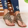 2021 Kvinnor Designer Sandaler Flat Tofflor Klassisk Leopard Style Flip Flops Sommarstrand Animal Färger Tjej Slides Casual Skor Storlek 35-43 W16