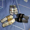 Hausschuhe Classic Designer 2021 Frauen Flache Flip Flops Doppelkette Sandale Schuhe Dame Wohnung Sandalen Frau