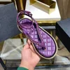 Sandálias Mulheres Verão Flat Bottom 2021 Cadeia De Metal Cabeça Redonda Simples e Generoso Woven Woven Flip-Flop