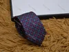 2021 Cravatte da uomo Uomo Moda lettera Cravatte a righe Hombre Gravata Slim Classic Business Casual Nero blu bianco rosso Cravatta per uomo G82704