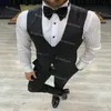 Klasyczne Trzyczęściowe Czarne Mężczyźni Smokingi Ślubne Z Kamizelką Dopasowany Slim Plain Satin Formalne Groom Nosić Garnitur 2021 Spodnie biznesowe Peaky Blinders Traje Hombre