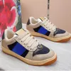 iduzi Reach Men Men Men Luxury Designer Leather Leather White Black Shoes Fashion Shoes Embroidered Flatsサイズ35-44 MJ1584