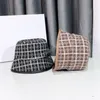 Jesień Zima Kobiety Wełniany Cloth Mieszanie Plaid PU Brim Brim Wiadro Czapka Kobieta Wypoczynek Rybak Kapelusz