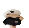 Boina feminina de inverno letra P Luxo plana Caxemira Boné Outono Senhora Viagens ao ar livre Gordura Quente Férias Gorro 3 Cores Bonés