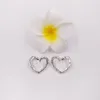 Autentisk 100% 925 Sterling Silver Pandora Kungliga Lila Lila Kristaller Klar CZ Bright Hearts Hoop Stud Örhängen med Clear CZ Passar European 297231NRPMX