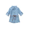 Mode Ny Baby Girls Loved Långärmad Turn-Down Collar Sashes Denim Knee-Length Princess Dress Outfit Höst 2-7Y Q0716