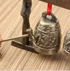 Instruments de musique anciens, carillons doubles, bronzes anciens, ornements de percussion et artisanat