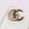 18K Gold Plated Double Letters Brooch Luxury Retro Simple Personality Classic Brand Designer Brooches Women Pearl Rhinestone Suit 264T