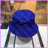 Stingy Brim Hats Fashion Women Fited Designer Bucket Hat Flat Caps Mens Casquette Two Sides Wearable Baseball Cap High Quality D218101F