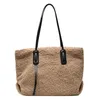 Handväska Lamb Plush Women's Large Capacity New Autumn and Winter Leisure Sling Single Shoulder Special Bag