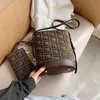 Nouveau sac à main imprimé brodé seau style simple vintage sacs à main pour femmes liquidation