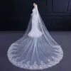 Vit Elfenbenskatedral Bröllopsvälsaker Lace Appliques Welon Novia Accesorios Casamento Bridal Veil med kam Velo x0726